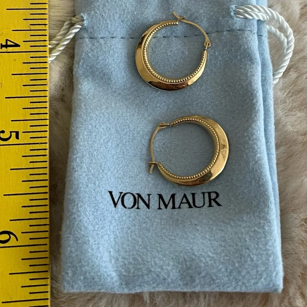 Classic Solid 14 K Gold Hoop Earrings - Elegant Women Jewelry - Picture 5 of 10